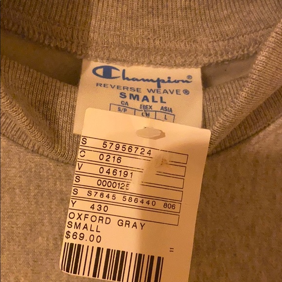 BRAND NEW Champion turtle neck sweatshirt - Picture 3 of 4